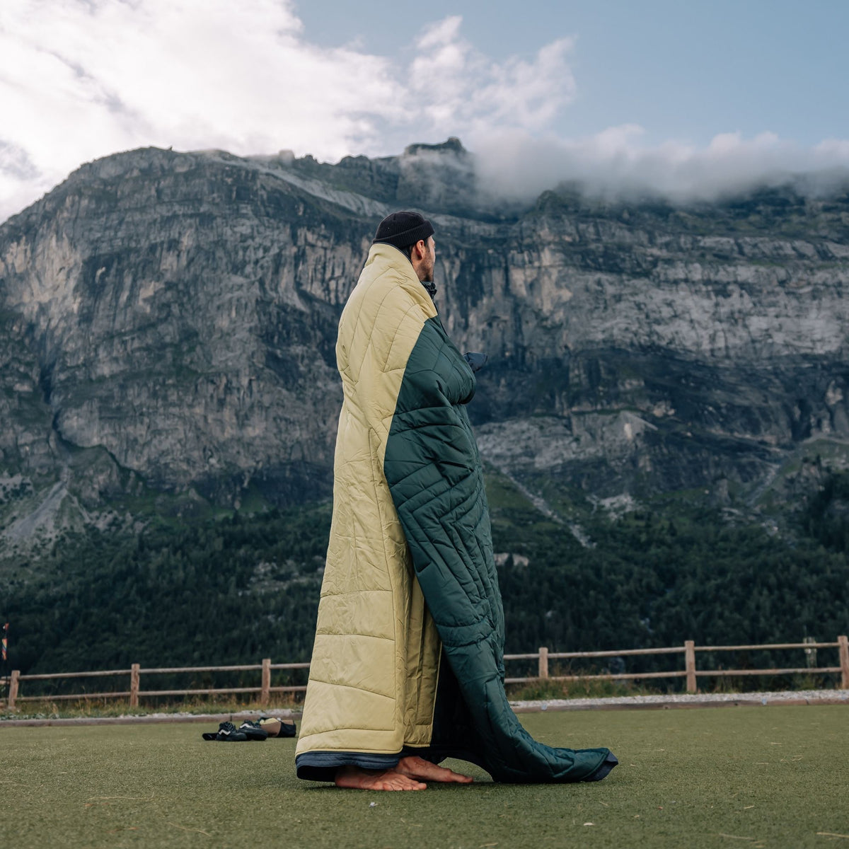 VOITED Slumber Zip Sack Blanket - Green Gables / Dusty Sand