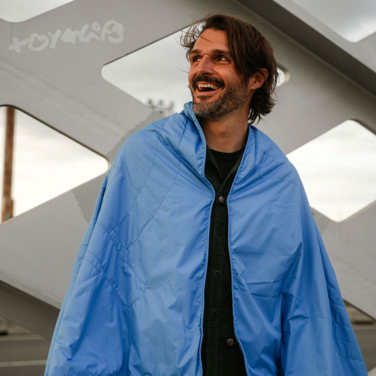 VOITED NeckPack Travel Blanket - Waterfall