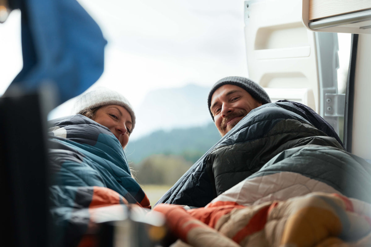 Zwei Personen, Van, VOITED Cloudtouch Blankket