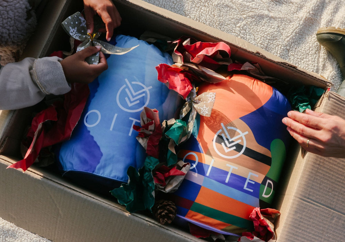 VOITED CloudTouch Decken als Geschenkidee zu Weihnachten, festlich verpackt im Karton. 