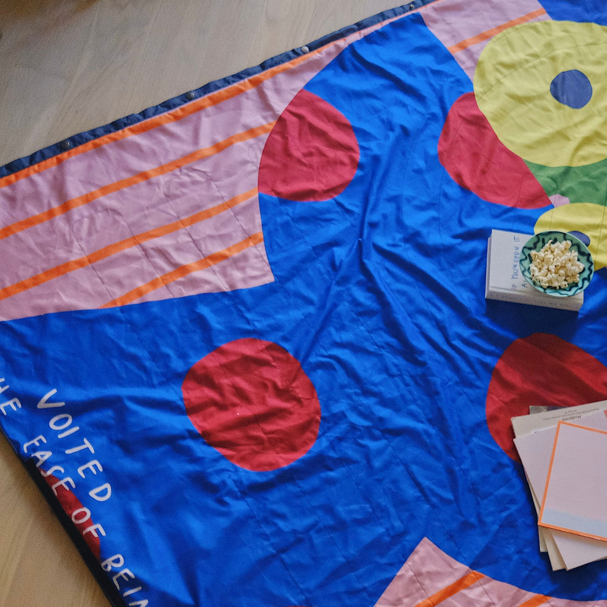 VOITED Compact Picnic & Beach Blanket  - Bucket Full Of Sunshine