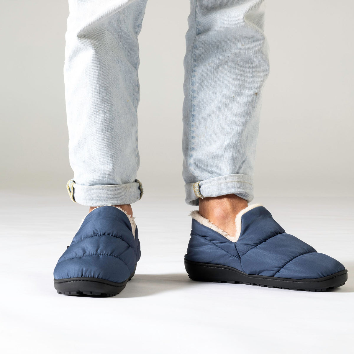 VOITED CloudTouch® Slippers - Lightweight, Indoor/Outdoor Fleece-Lined Camping Slippers - Ocean Navy