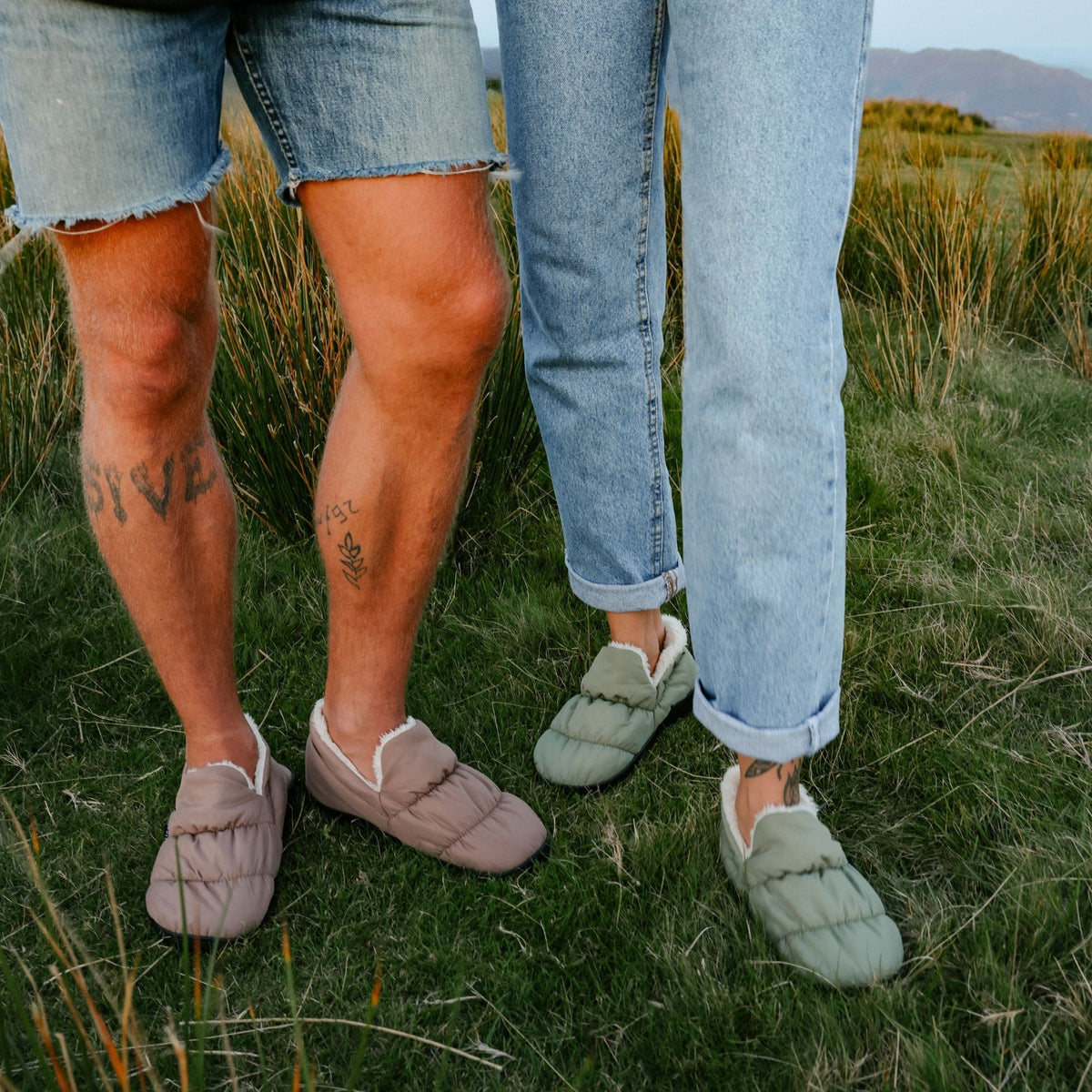 VOITED CloudTouch® Slippers - Lightweight, Indoor/Outdoor Fleece-Lined Camping Slippers - Mudstone
