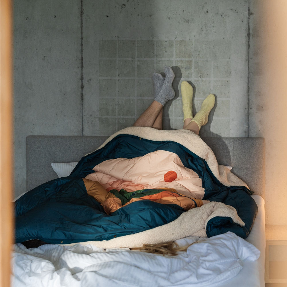 VOITED Queen CloudTouch® Indoor/Outdoor Camping Blanket - Day & Night
