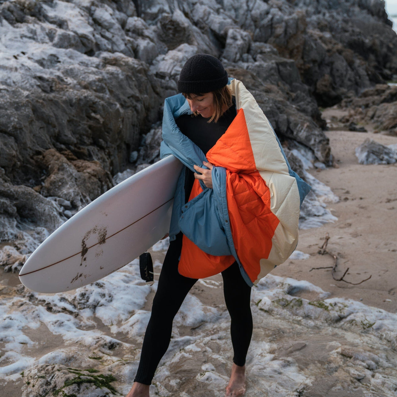 VOITED CloudTouch® Die warme Campingdecke von der du träumst Flag