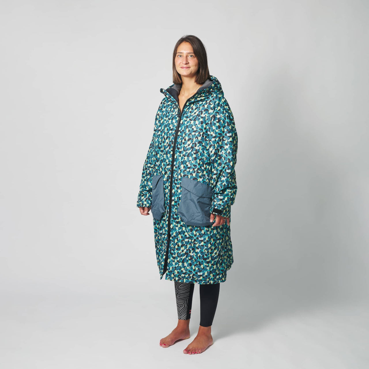 VOITED Drycoat Changing Robe: Warmes Umzieh- & Surfponcho (Zip) - An Tracks  – VOITED DE